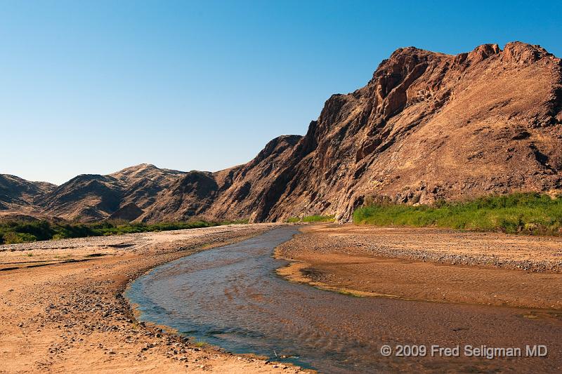 20090604_093112 D3 X1.jpg - Exploring the canyon of the Khumib River.